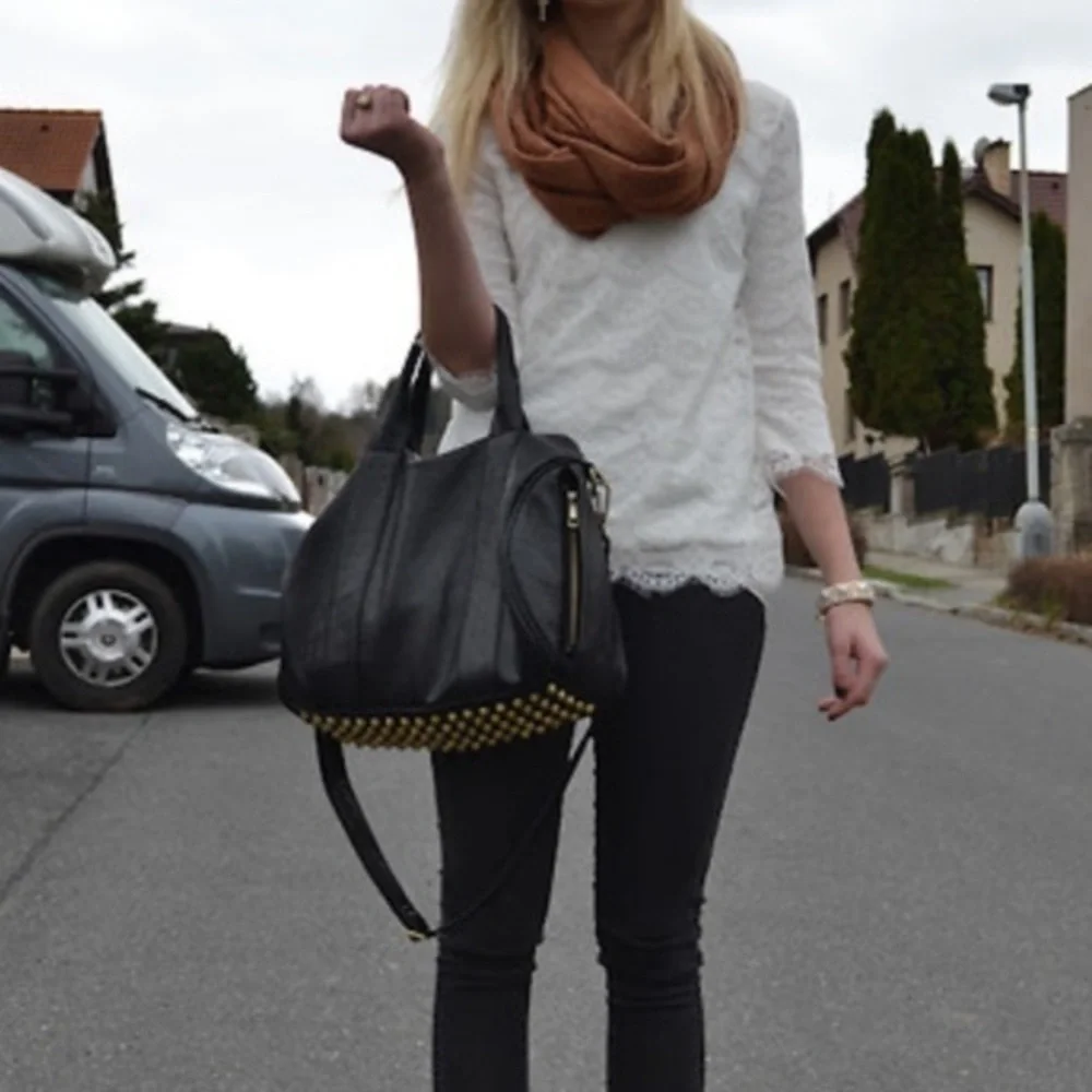 Authentic Alexander Wang Rocco Duffle Bag Black EUC Celebrity Favorite - Picture 4 of 16